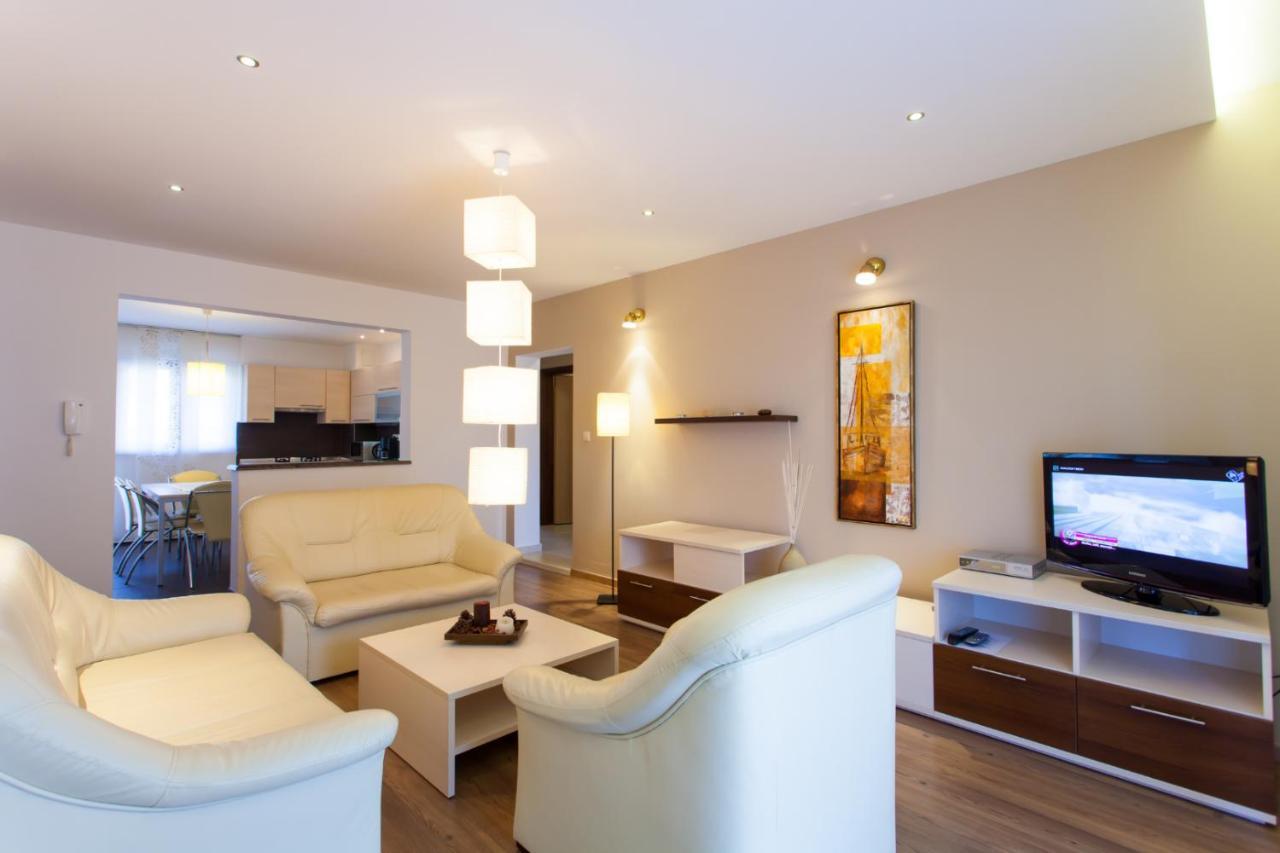 Apartments Banic Porec Bagian luar foto